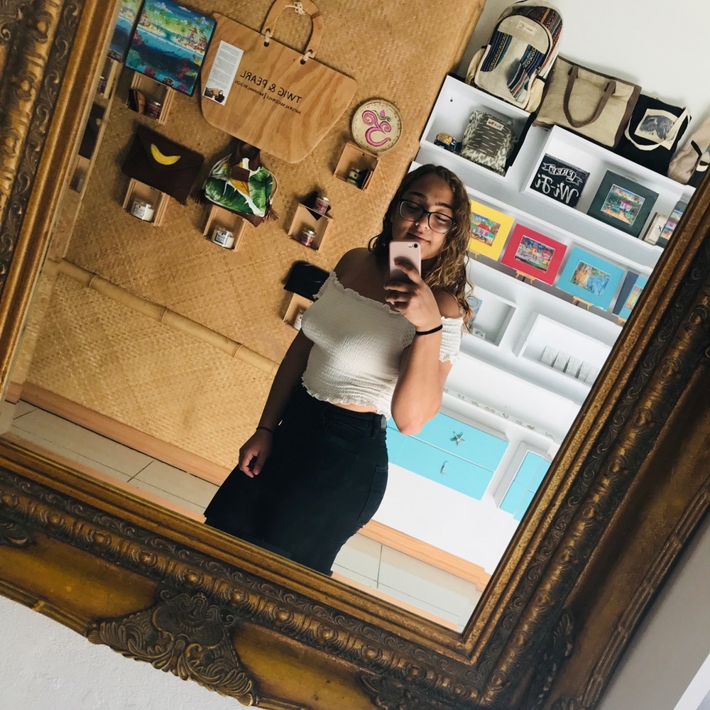 Meet your Posher, Saida